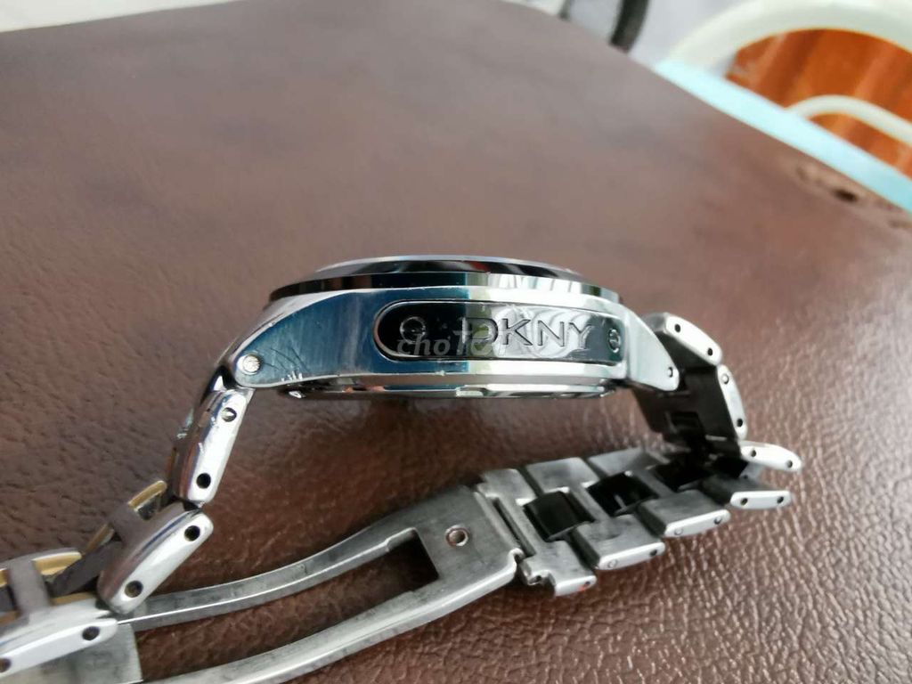 0918886667 - Đồng hồ 6 kim DKNY pin chính hãng. Nước ok