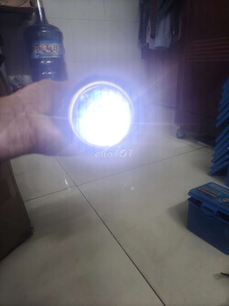 Đèn pin đội đầu Xanh, vàng hoạt động. Mua bán Đèn tại Quận 8 Tp Hồ Chí Minh được đăng bởi cường  hình 1