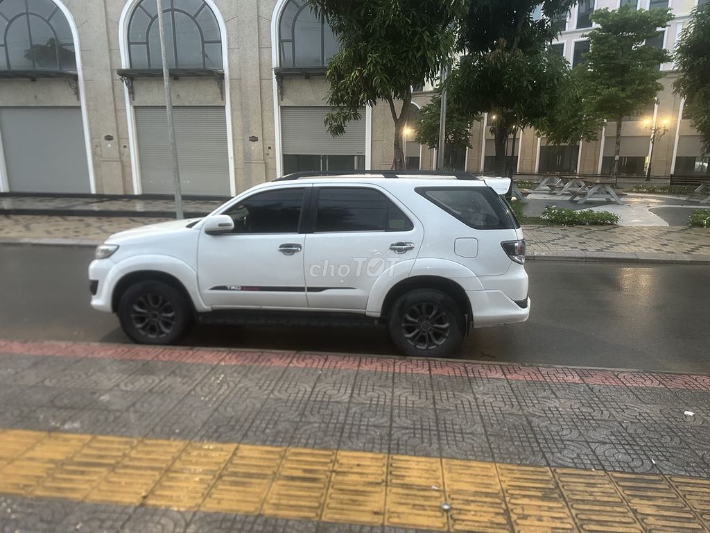 Toyota Fortuner 2015 - 239000 km. Mua bán Ô tô tại Quận Long Biên Hà Nội được đăng bởi Đào quang hiếu hình 3