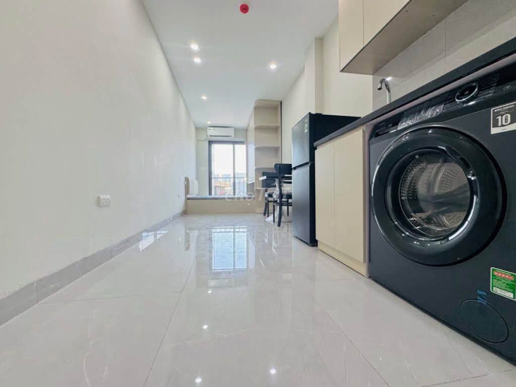 Nhà mới ban công thoáng đầy đủ nội thất có thang máy Hoàng Mai