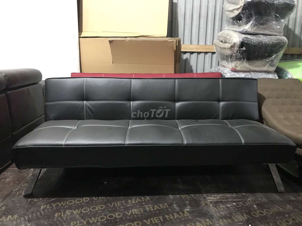 Sofa giường. Chân inox . Chất liệu da Royal.