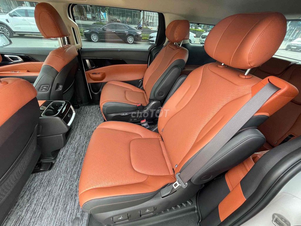 Kia Carnival Premium 7S model 2025 màu trắng. Mua bán Ô tô tại Quận Cầu Giấy Hà Nội được đăng bởi Cao Quý hình 14