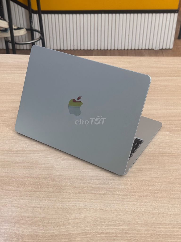 Macbook Air M4 Blue 16/256GB Qua Sử Dụng Sạc 5 lần. Mua bán Laptop tại Quận Ninh Kiều Cần Thơ được đăng bởi Nguyen Thanh Cong hình 1