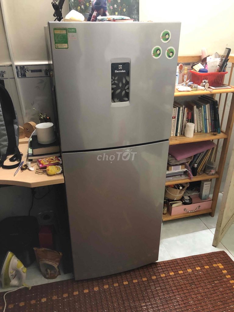 Thanh lí nhanh tủ lạnh Electrolux 199lit