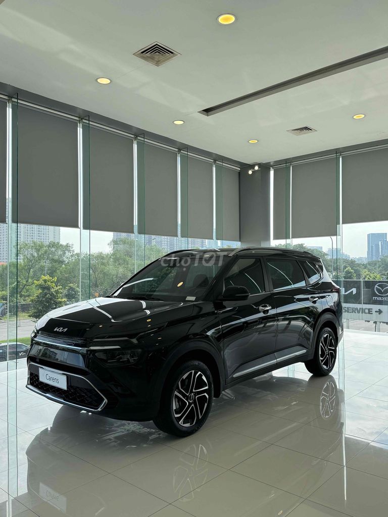 KIA CARENS 1.5 LUXURY 2025 Белый Новый 100%