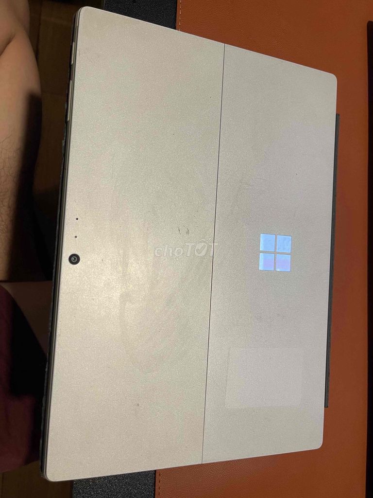 Microsoft Surface Pro Bạc. Mua bán Máy tính bảng tại Quận Bình Thạnh Tp Hồ Chí Minh được đăng bởi Dương Thành Việt hình 1