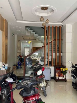 Nhà đep 1 tret 2 lau khu d2d sẵn 4 máy lạnh giá 15tr/tháng. Cho thuê văn phòng, mặt bằng kinh doanh tại Thành phố Biên Hòa Đồng Nai được đăng bởi Hoàng Vũ