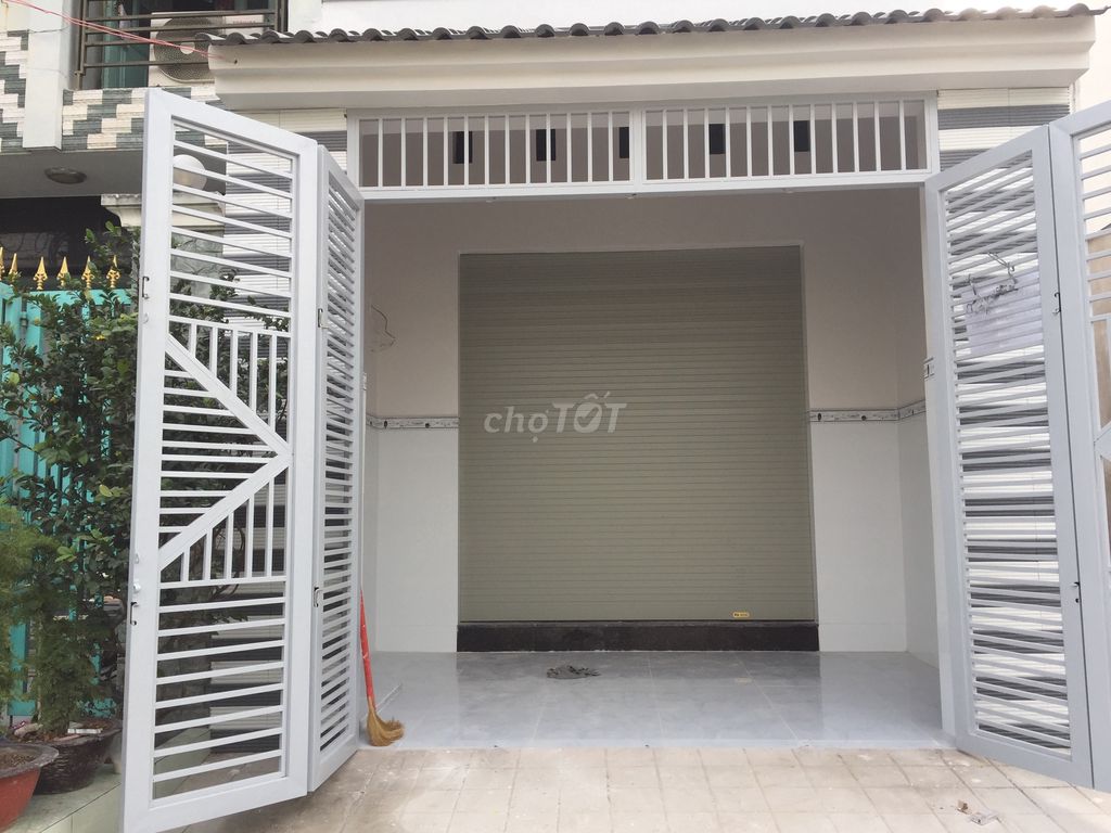 Nhà mới đường 10m, 4x22, đối diện công viên, P7, Q8. Gía 8tr