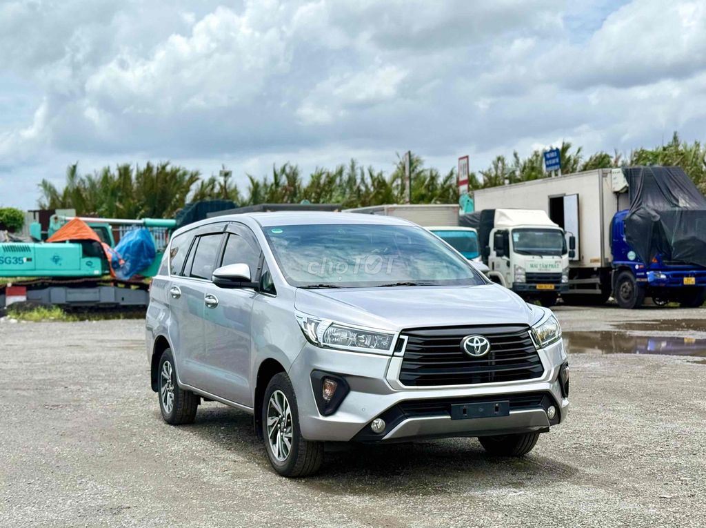 Toyota Innova 2.0E июль 2023 МКПП, отличное состояние, кредит 70%