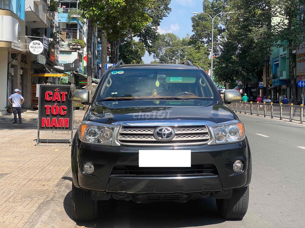 Toyota Fortuner 2011 2.7V 2 cầu - 62000 km