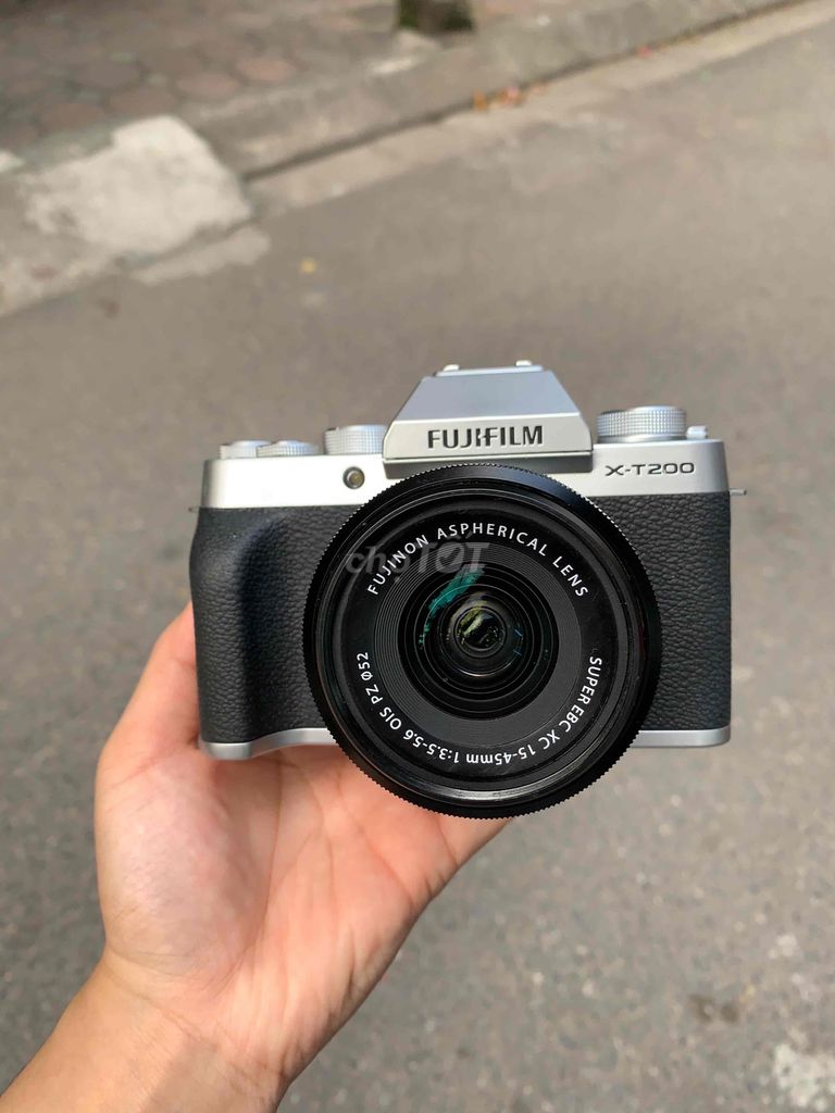 📷 Fujifilm XT200 kèm kit đẹp Giá 16,5tr combo