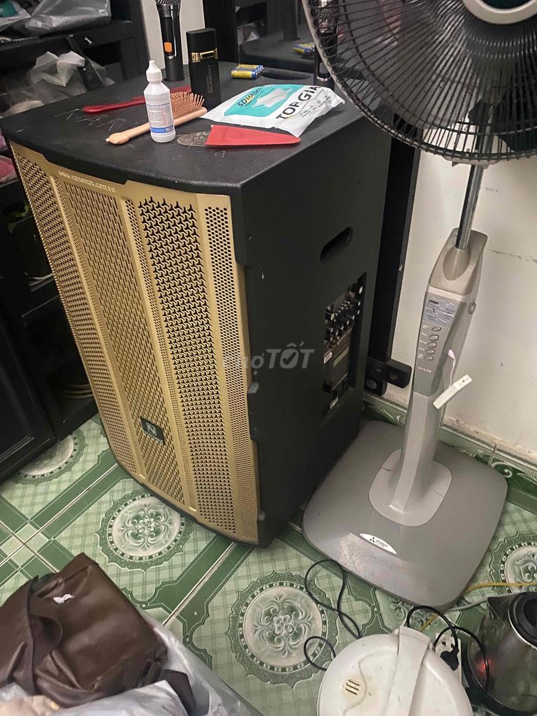 kẹt tiền muốn pass lai cho ai thích hat va nghe. Mua bán Tivi, Âm thanh tại Quận 12 Tp Hồ Chí Minh được đăng bởi Nguyên Minh Tien Nguyen hình 1