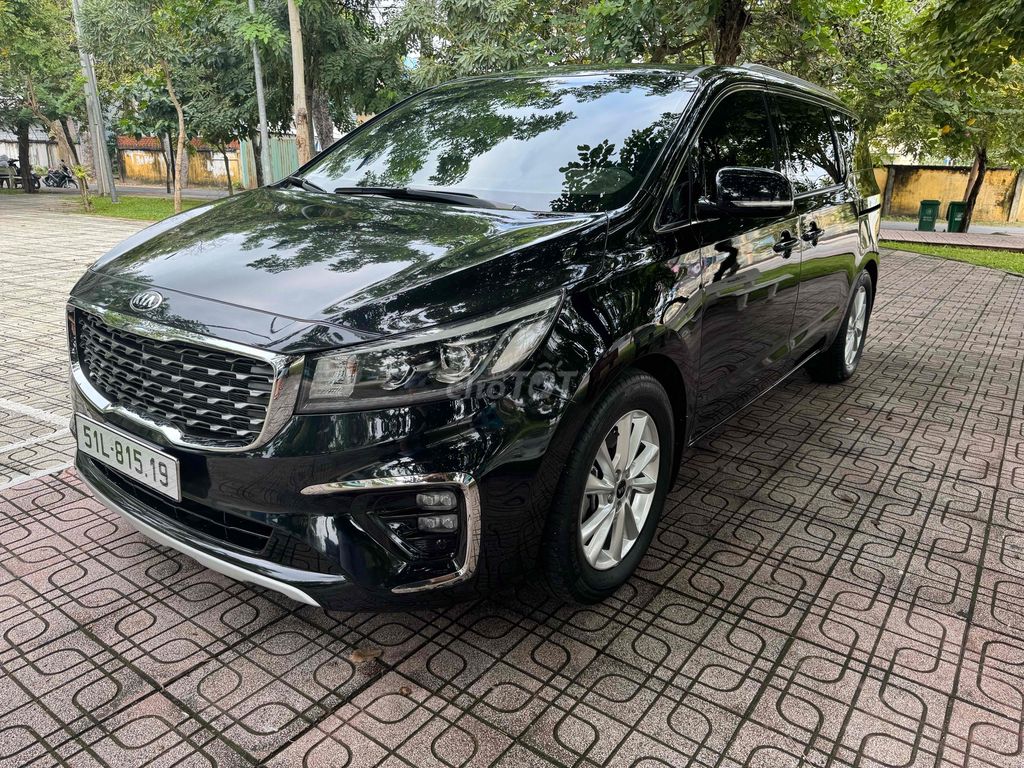Kia Grand Sedona Premium Черный 50000 км