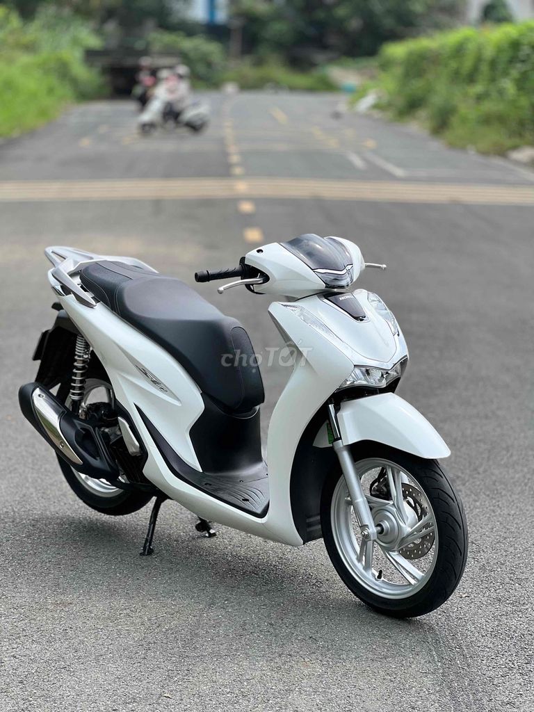 Shvn 125 Trắng Đen 2024 Leng Keng Uỷ Quyền Có Góp🎉. Mua bán Xe máy tại Thành phố Biên Hòa Đồng Nai được đăng bởi Xe Máy Phát Đồng hình 1