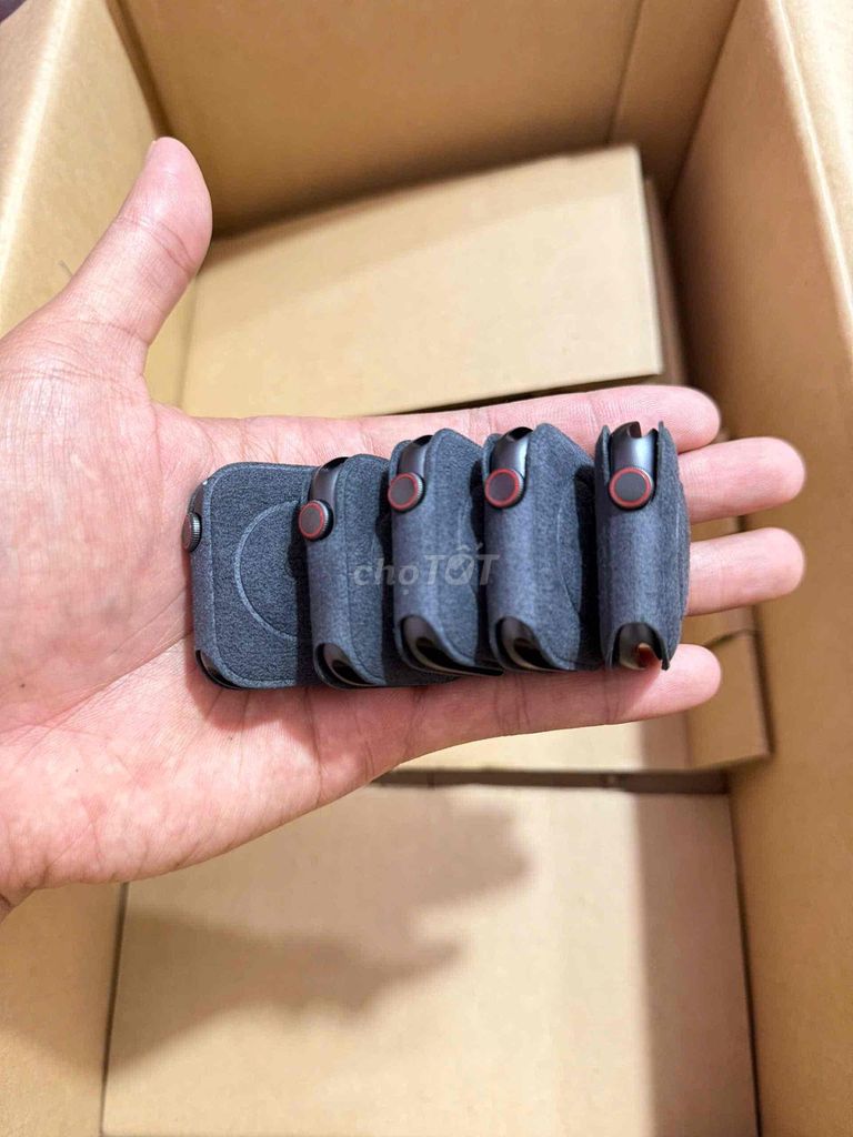 Apple Watch Series 5 44mm Mới. Mua bán Thiết bị đeo thông minh tại Thành phố Bắc Ninh Bắc Ninh được đăng bởi Nguyễn Văn Thức hình 1