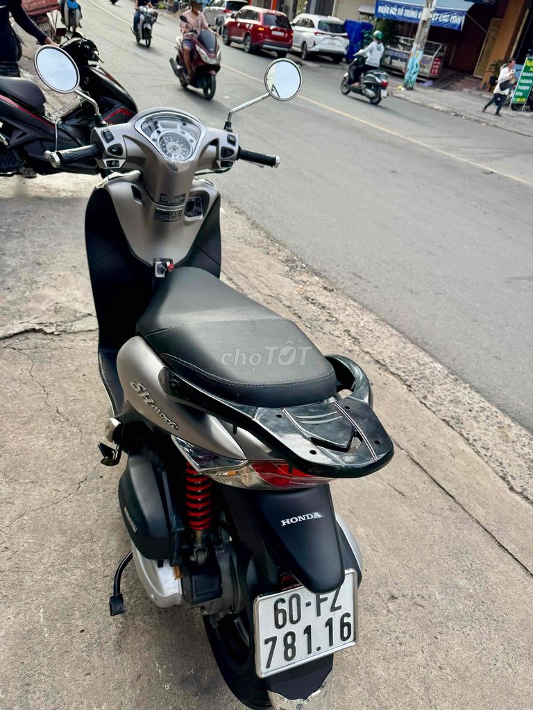 🔵🔵 SH Mode bạc đen đký cuối 2018 rất đẹp có góp. Mua bán Xe máy tại Thành phố Biên Hòa Đồng Nai được đăng bởi XE MÁY CŨ THÀNH MỸ  hình 6