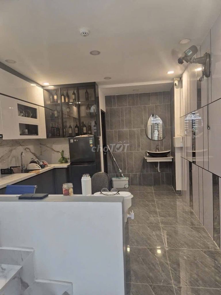 Дом в переулке Минь Фунг, 3.5х13м, 1 этаж, 2 лоджии, терраса