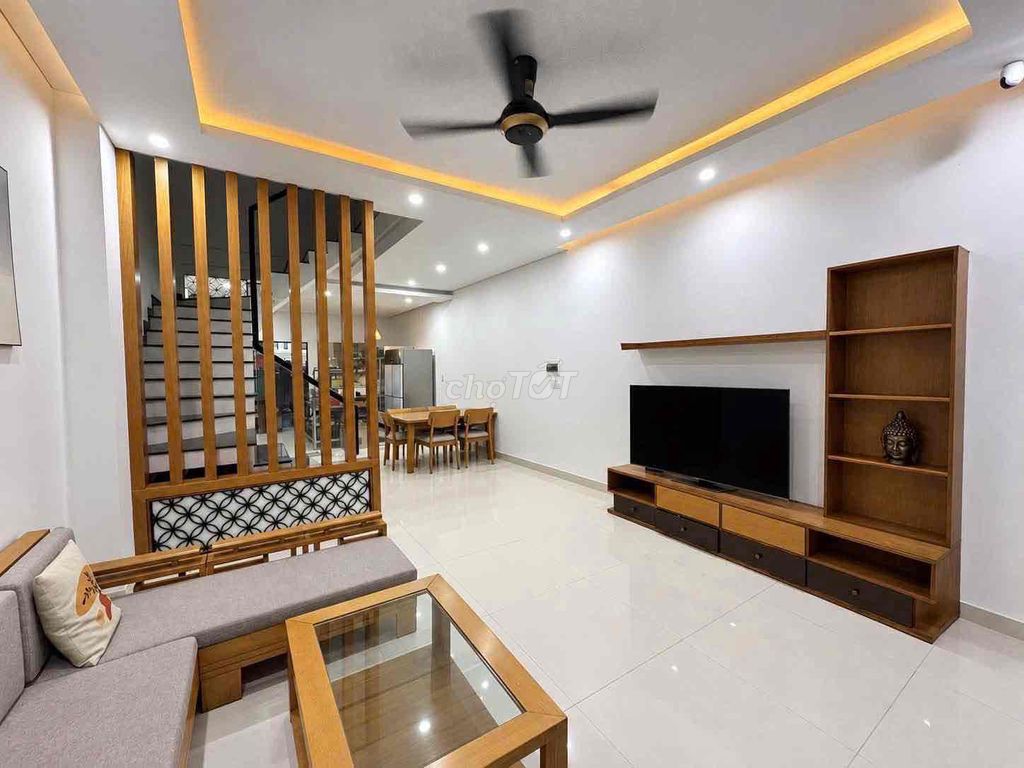 Аренда · 3 комн. · 85 м² · Quận Sơn Trà, ул. Đường Phạm Vấn
