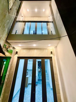 Nhà phố 16 m² · 2 PN · Đường Lạc Long Quân