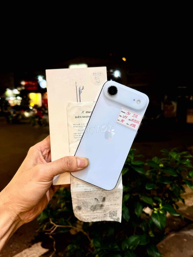Apple iPhone 17 Air 256GB Xanh Fullbox Tgdd P100%. Mua bán Điện thoại tại Quận Đống Đa Hà Nội được đăng bởi Quý Hoàng hình 1