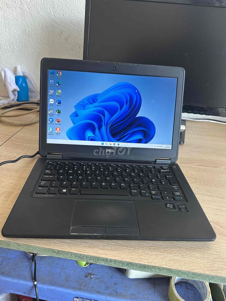 Dell Laptop Core i5 8GB/256GB Đen. Mua bán Laptop tại Thành phố Đà Lạt Lâm Đồng được đăng bởi Nguyễn Ngọc hình 1