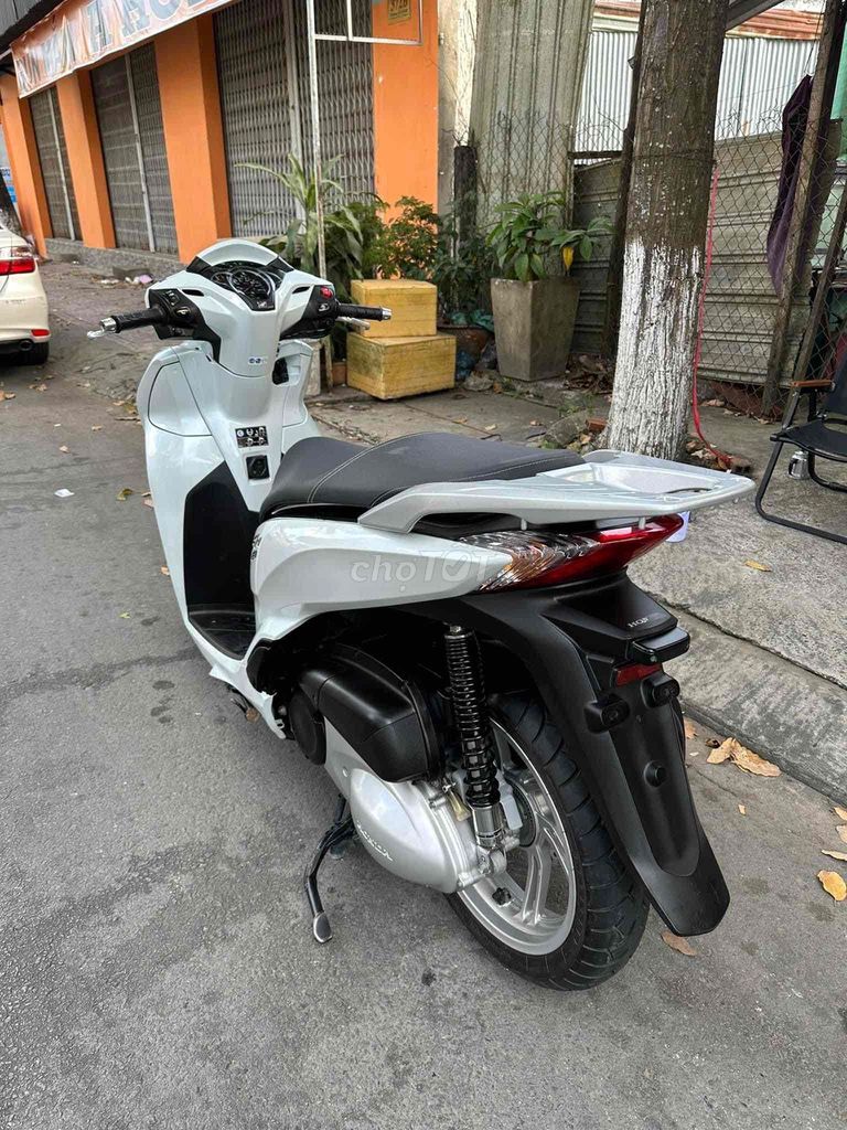 SH300i 2019 chữ T 1 chủ xe chuẩn nguyên rin. Mua bán Xe máy tại Quận Cái Răng Cần Thơ được đăng bởi Cửa Hàng Xe Máy Quang Sang hình 7
