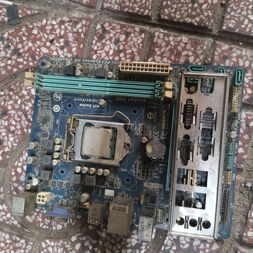 Bo mạch chủ Gigabyte GA-H61M-DS2 bán mù. Mua bán Linh kiện (RAM, Card...) tại Thành phố Thủ Đức Tp Hồ Chí Minh được đăng bởi Cũ Giá Rẻ hình 1