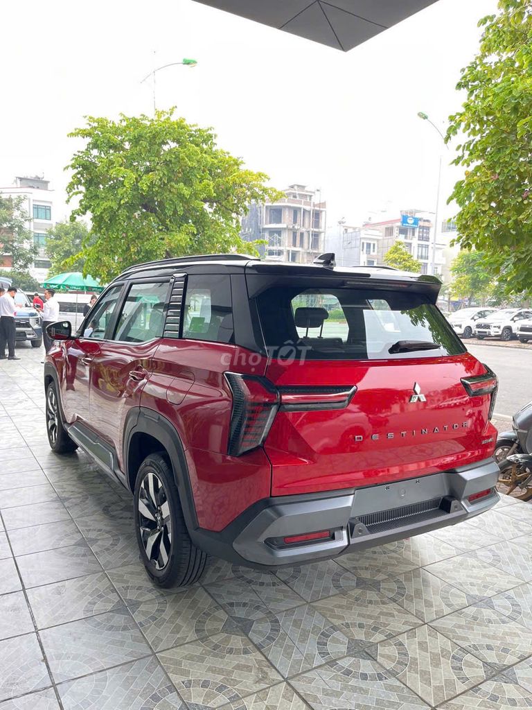 GIÁ HẤP DẪN TRẢ TRƯỚC 117 TRIỆU NHẬN XE MỚI NHẤT. Mua bán Ô tô tại Quận 1 Tp Hồ Chí Minh được đăng bởi Mitsubishi Trần Hưng Đạo hình 12