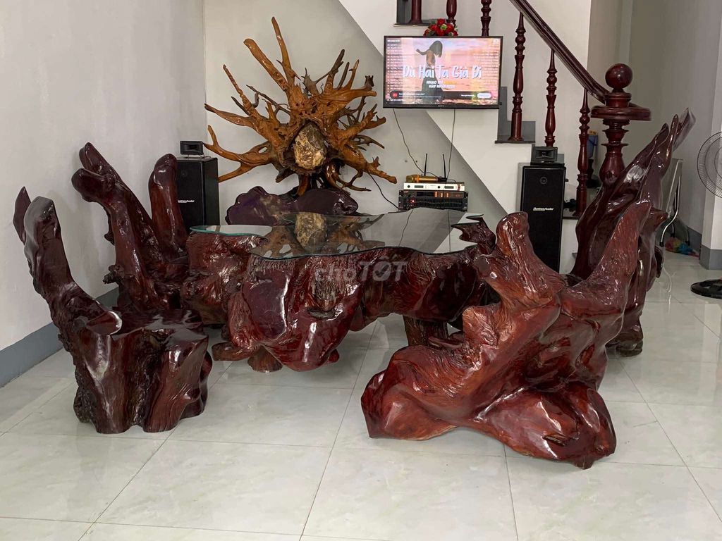 Bộ bàn ghế Gỗ lũa Nâu đỏ. Mua bán Bàn ghế tại Thị xã Bến Cát Bình Dương được đăng bởi Sỹ Nguyễn Văn hình 1