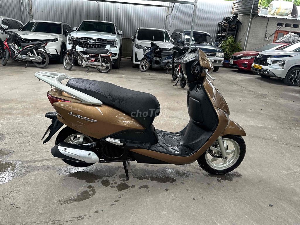Honda Lead 110 Fi 2013 цвета шампань, оригинал