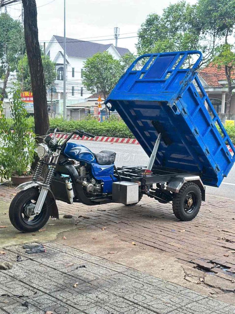 Xe có Ben Máy 200 phuộc đơn sườn Y thung 1m3 x1m8. Mua bán Phương tiện khác tại Thành phố Thủ Dầu Một Bình Dương được đăng bởi Cơ Sở Sản Xuất và Cung Cấp Các Loại Phụ Tùng Xe Ba Gác hình 1