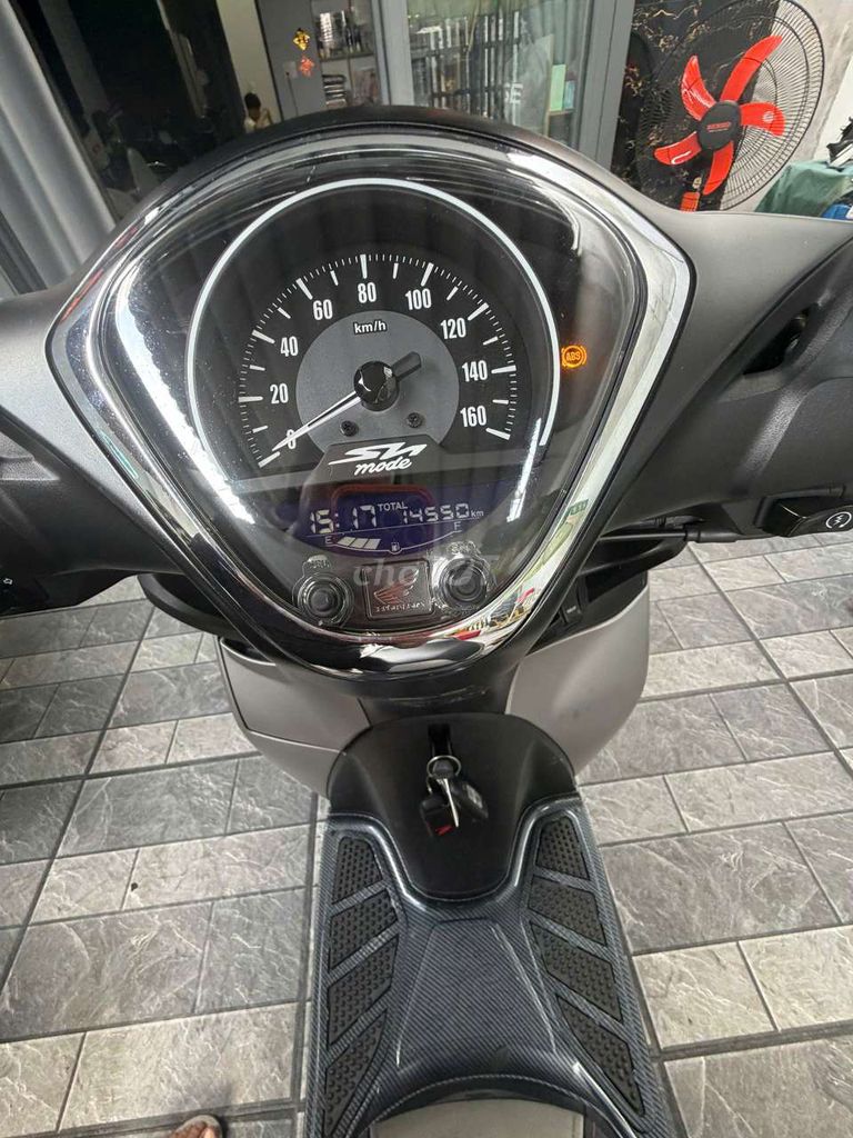 Honda SH Mode ABS серо-серебристый, рег. 10/2024, 14 000 км