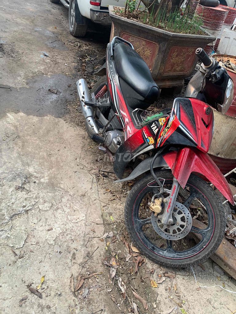 Yamaha Sirius R красный полуавтомат