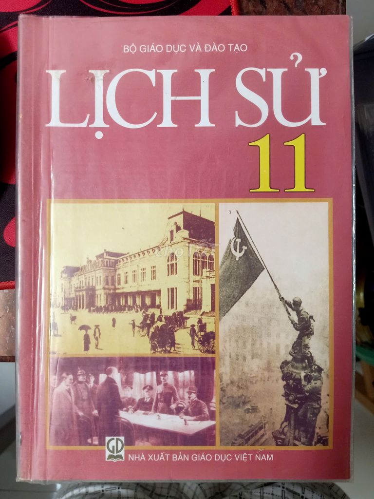 Sách giáo khoa Lịch sử 11