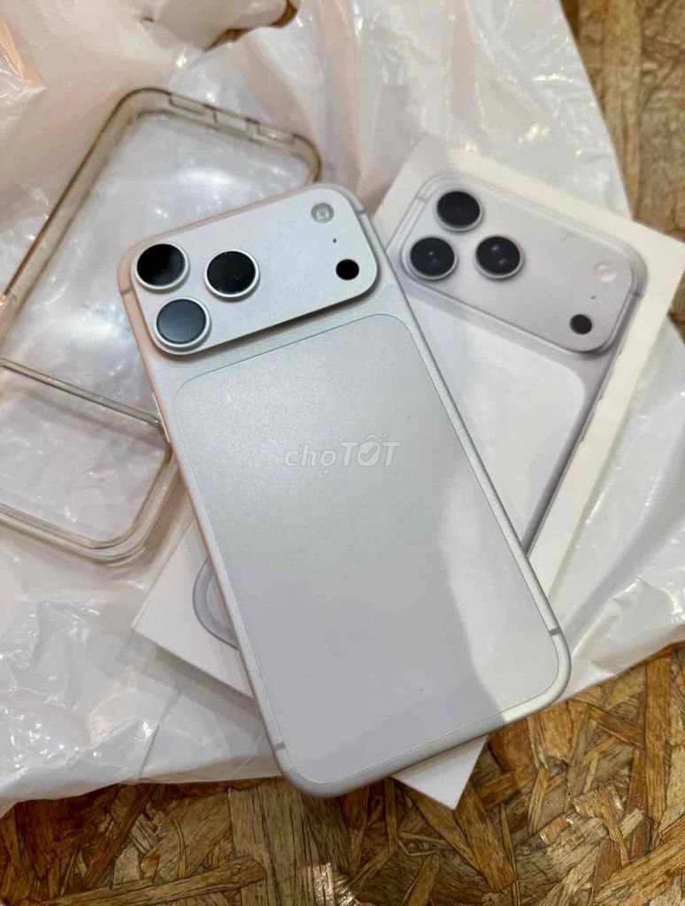 iPhone 17 Pro Max 256G Bạc FULLBOX BH APPLE 2026. Mua bán Điện thoại tại Quận Thanh Xuân Hà Nội được đăng bởi Nguyễn Huy Dũng hình 1
