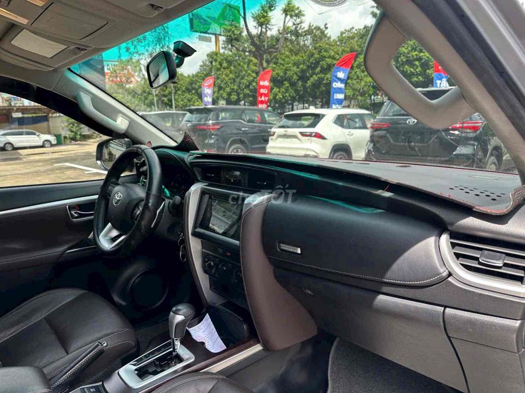 Toyota Fortuner 2020 2.4G 4x2 AT - Dầu tự động. Mua bán Ô tô tại Quận Bình Thạnh Tp Hồ Chí Minh được đăng bởi phuongneo hình 11