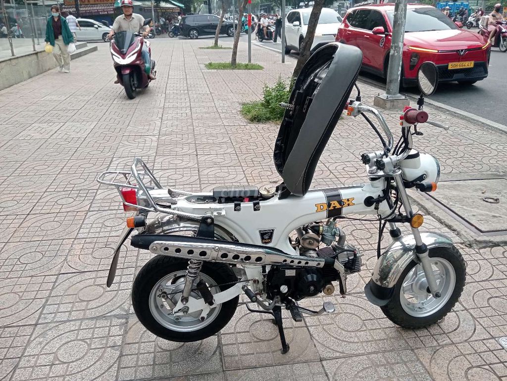 Клуб Дакса Чарли 67