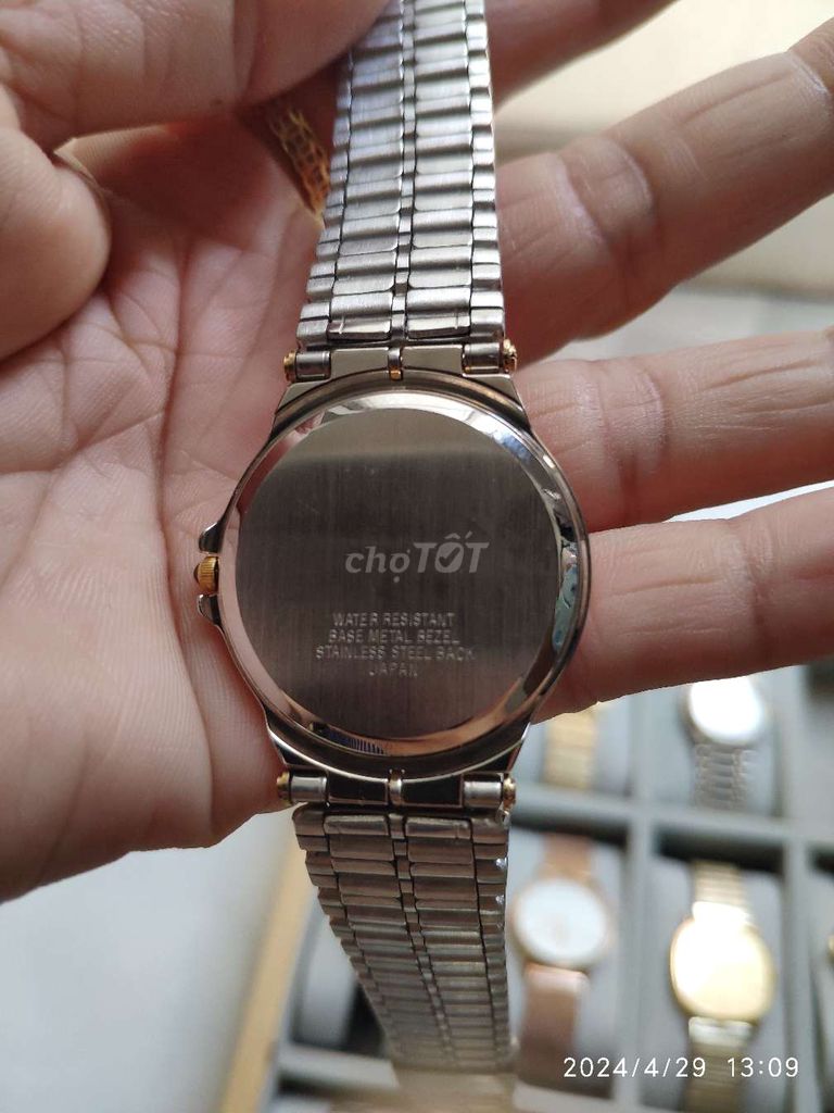 Đồng hồ nữ hiệu Quartz