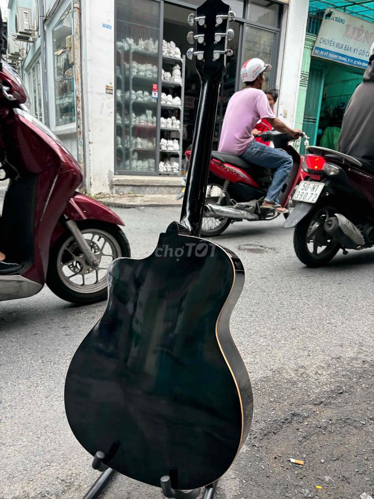 đàn guitar gỗ hồng đào cũ 750