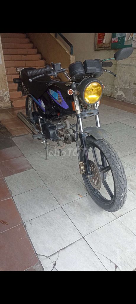 Honda win nhật trùm mền ít sử dụng giấy tờ đầy đủ. Mua bán Xe máy tại Quận 10 Tp Hồ Chí Minh được đăng bởi văn phúc  hình 1