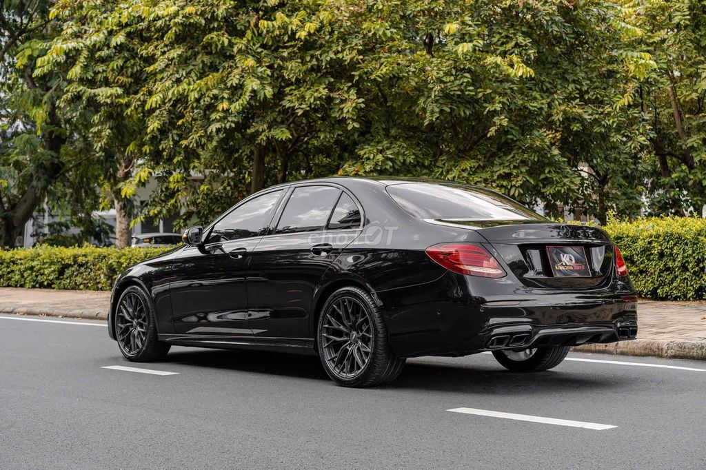 E300_AMG_2017 màu đen cá nhân siêu đẹp & siêu ngâu. Mua bán Ô tô tại Quận 7 Tp Hồ Chí Minh được đăng bởi Dương Phương hình 8