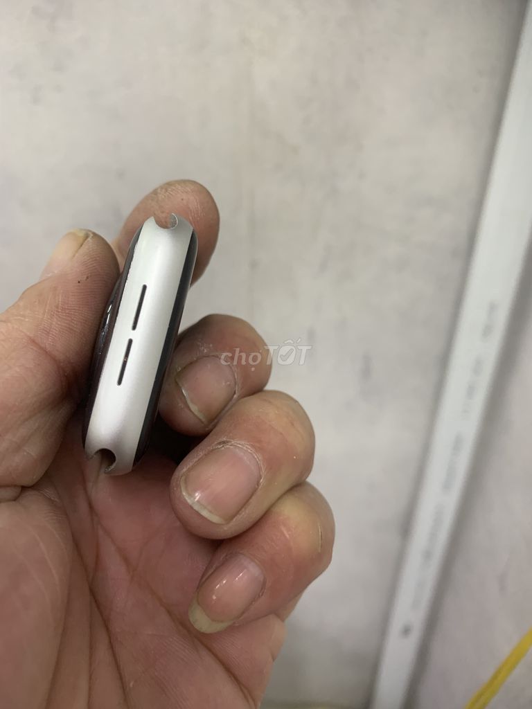 applewatch se-44 màu trắng chưa qua sửa chữa