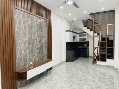 Nhà phố 32 m² · 3 PN · Phố Nguyễn Lam