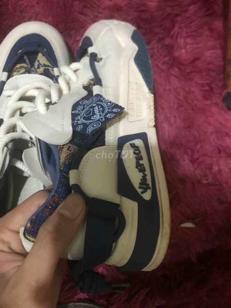 Giày thể thao nam size 43 Trắng Xanh. Mua bán Giày dép tại Huyện Văn Chấn Yên Bái được đăng bởi Văn Hà hình 1