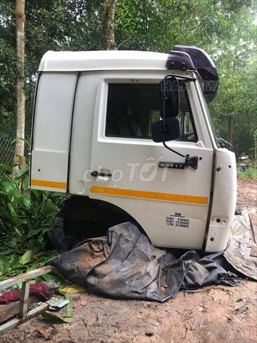 Cabin Kamaz 2016 /2019 như mới #cabinkamaz. Mua bán Phụ tùng xe tại Thị xã Tân Uyên Bình Dương được đăng bởi NguyenTuan hình 2