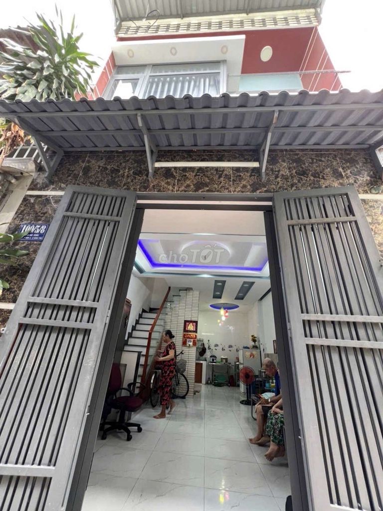 nhà ngay khu vực chợ Lê văn quới  dt 4×8.5 Nhà 2،lầu  Hẻm ô tô sổ riên