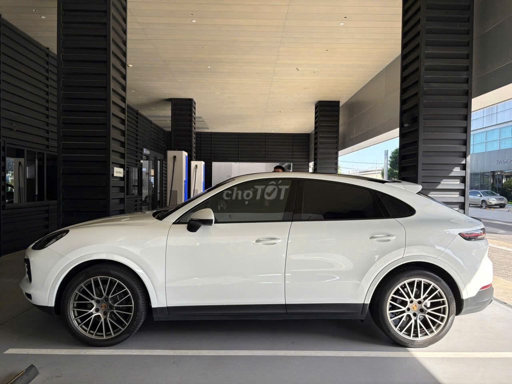 Porsche Cayenne Coupe Platium Edition 2022 đk 2023. Mua bán Ô tô tại Quận Thanh Xuân Hà Nội được đăng bởi Nguyễn Tuấn Hoàng hình 5