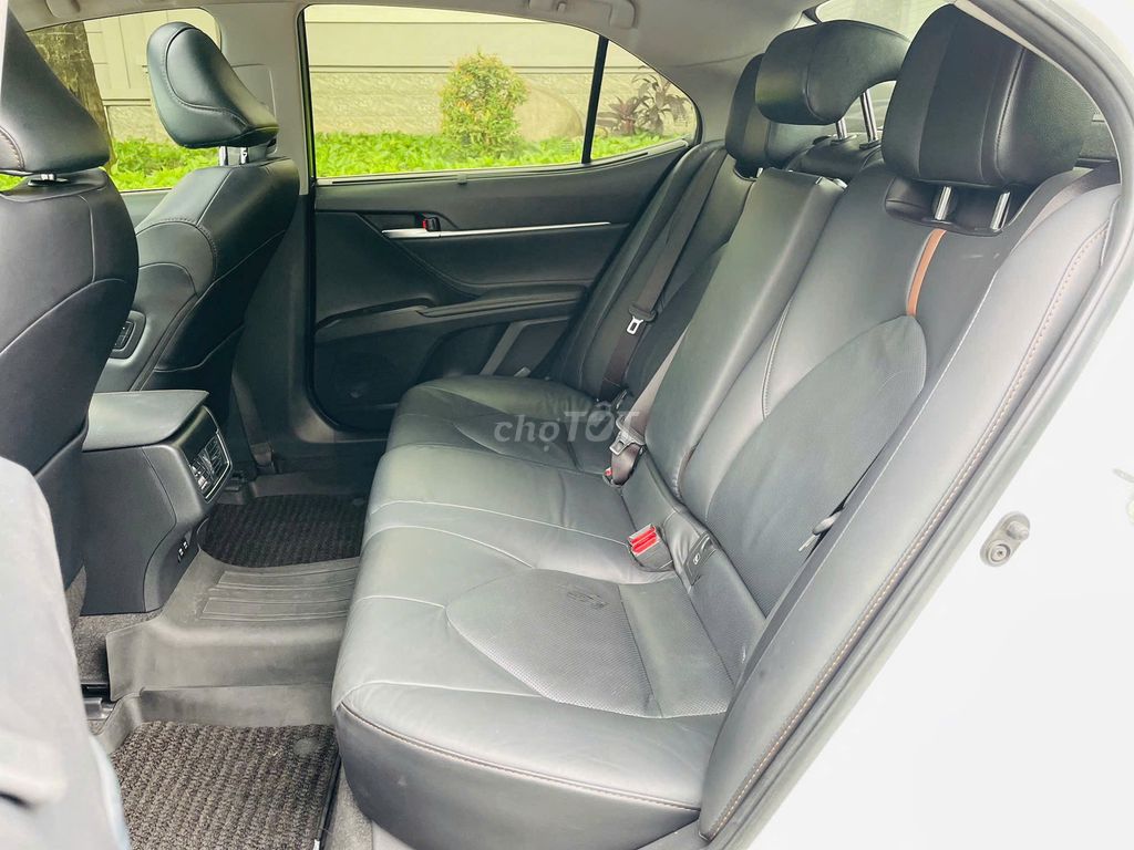 Toyota Camry 2.0Q 2021 - 66000 km. Mua bán Ô tô tại Thành phố Thủ Dầu Một Bình Dương được đăng bởi trần thị khánh huyền  hình 4