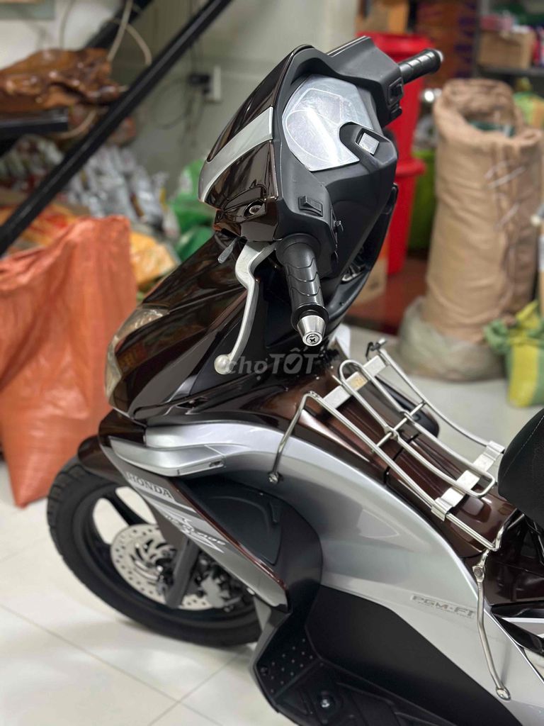 Honda Air Blade 2010 màu Nâu bạc. Mua bán Xe máy tại Thành phố Pleiku Gia Lai được đăng bởi Xe Máy Nguyễn Vũ Gialai hình 6