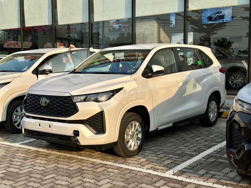 INNOVA CROSS 2.0G - GIAO NGAY - ƯU ĐÃI TỐT